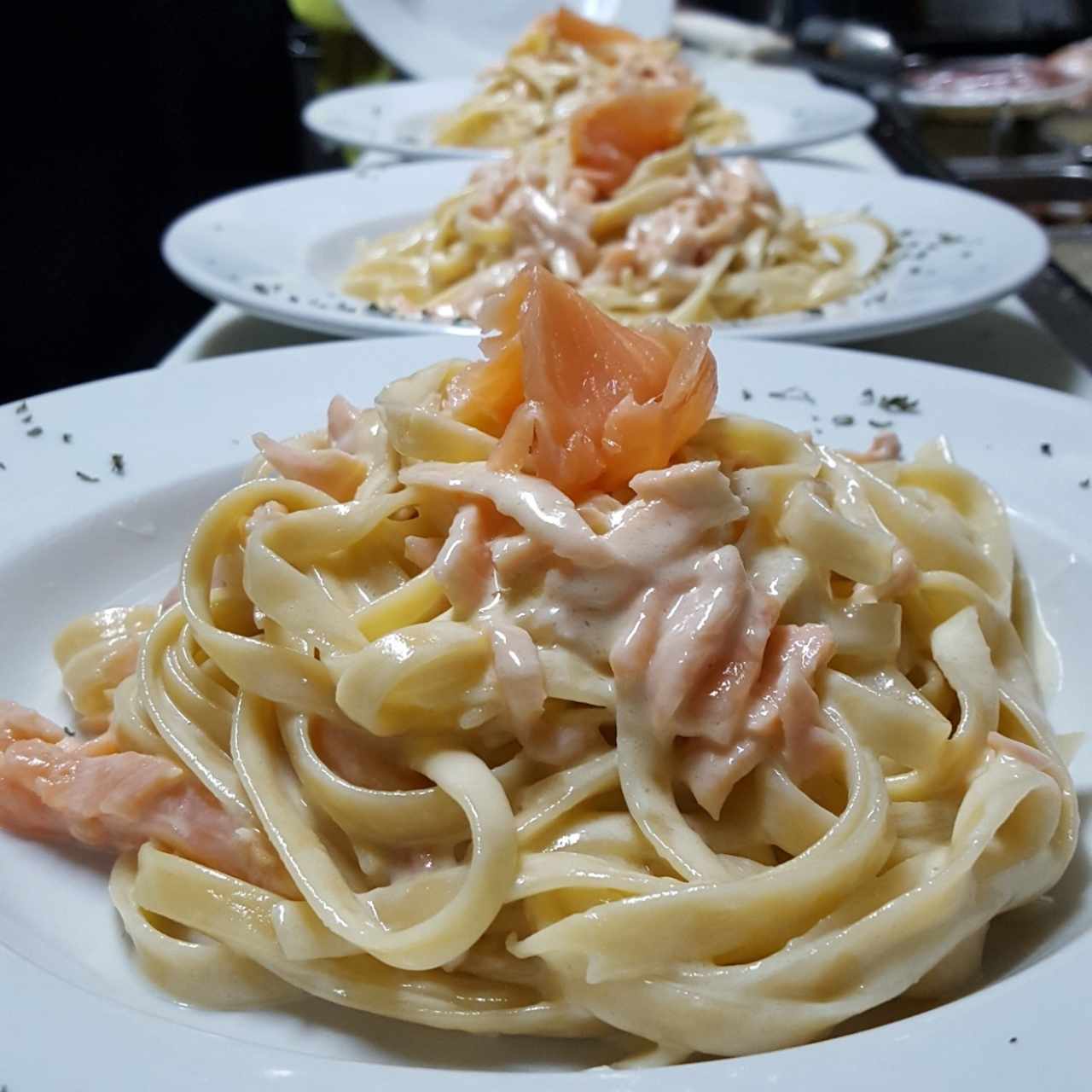 Fettucine alla crema rosa di salmone e vodka