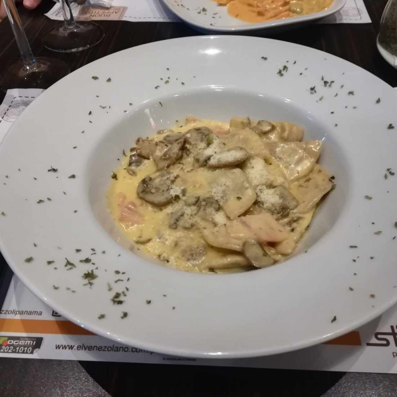 Pastas - Mezzelune alla montanara