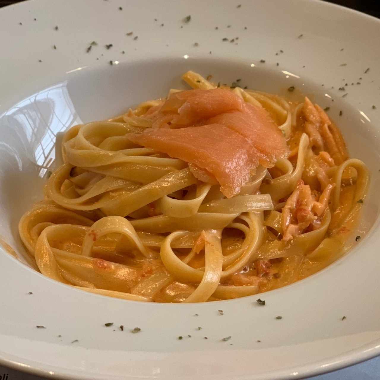 Fettucine alla Crema Rosa di Salmone e Vodka