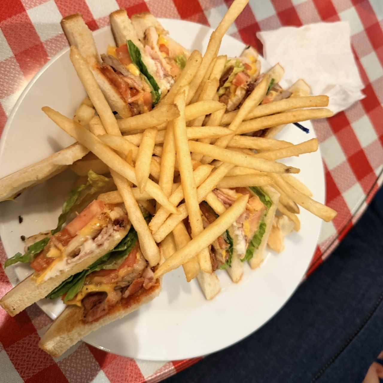 EMPAREDADOS - Club Sandwich