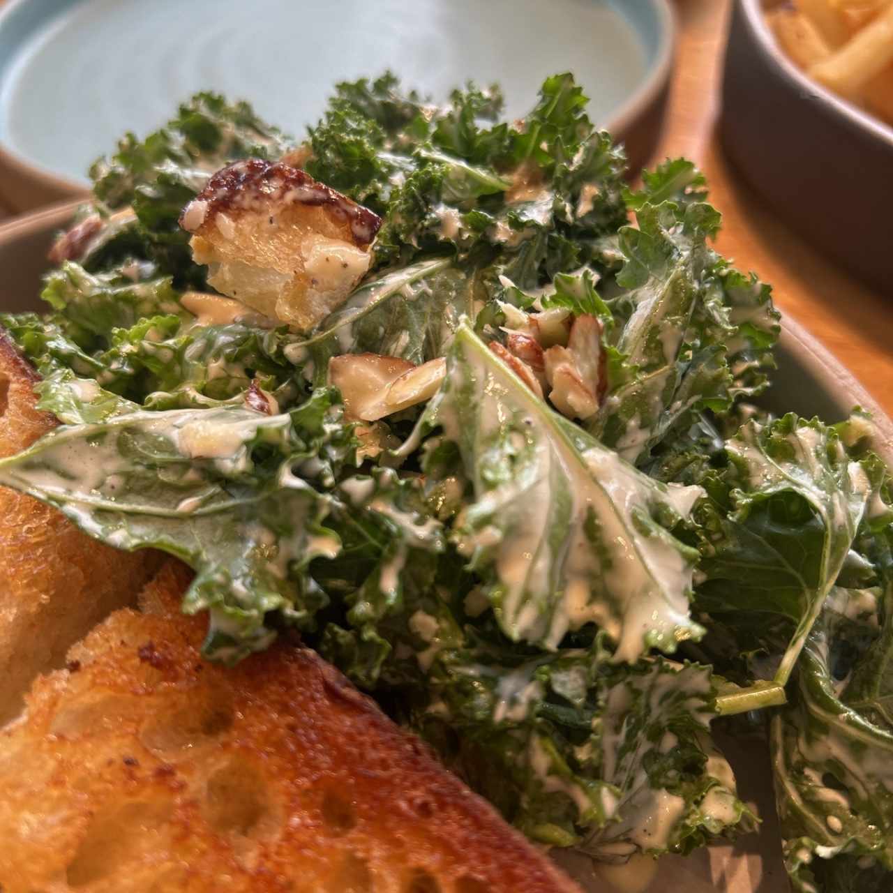 Acompañamientos-Almuerzo - Kale Caesar Salad