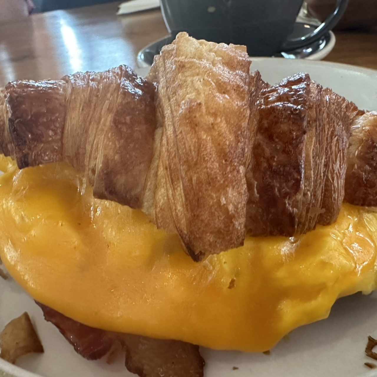 Croissant de Hongos con Suizo