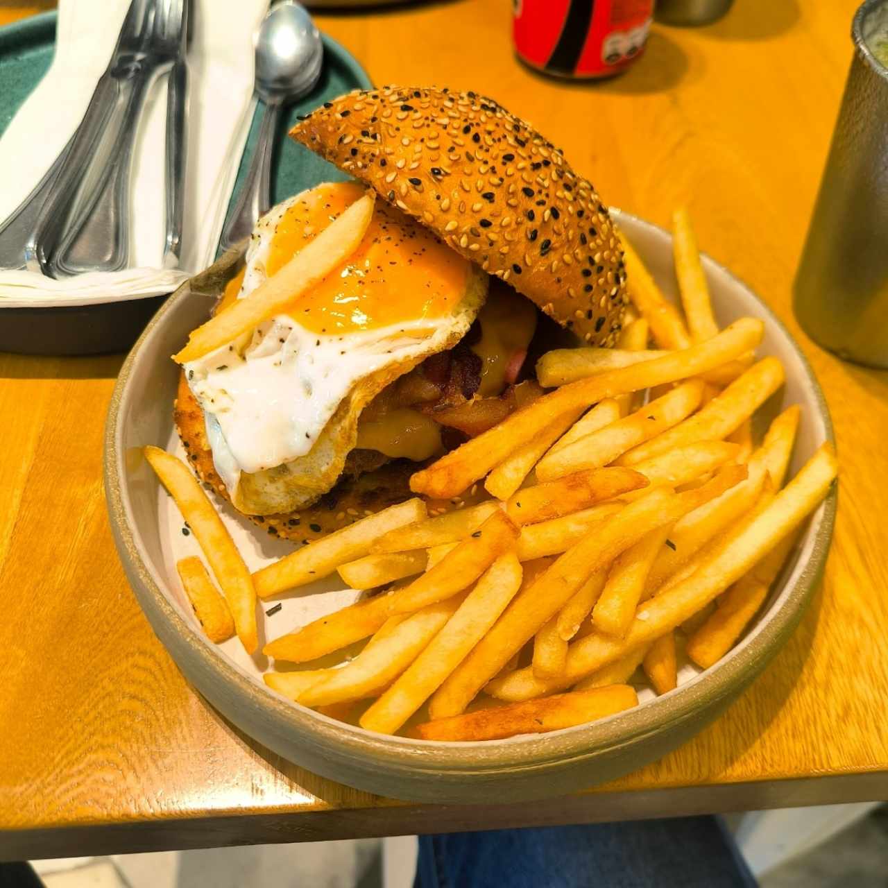 ALMUERZO - Americana Burger