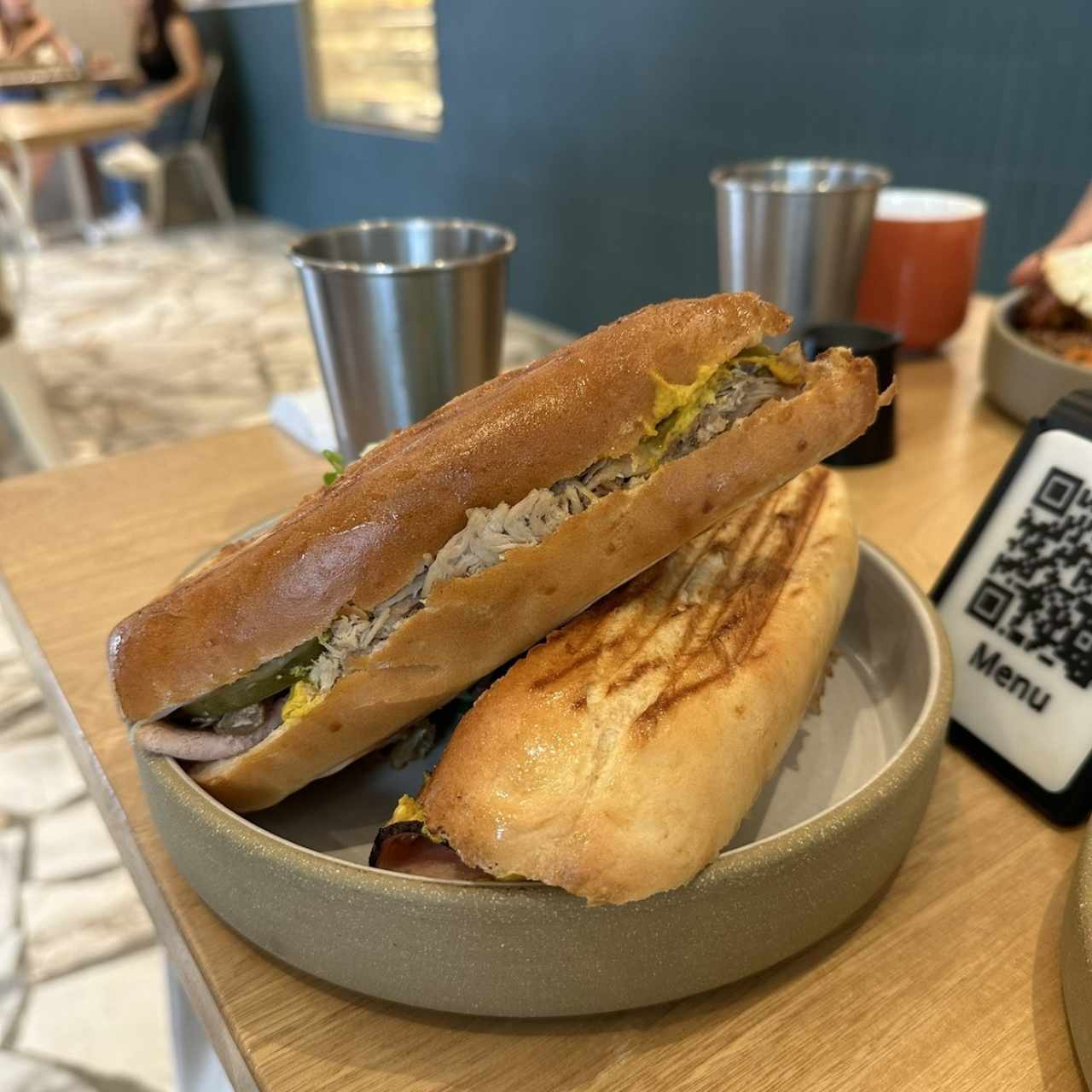 ALMUERZO - Cheesesteak Sandwich