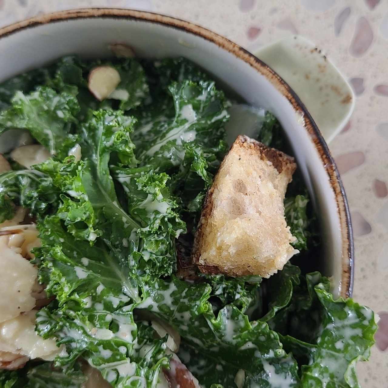 Ensalada-Brunch - Kale Caesar Salad