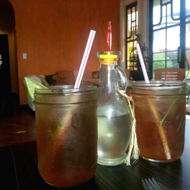 Te frio de hierva de limón