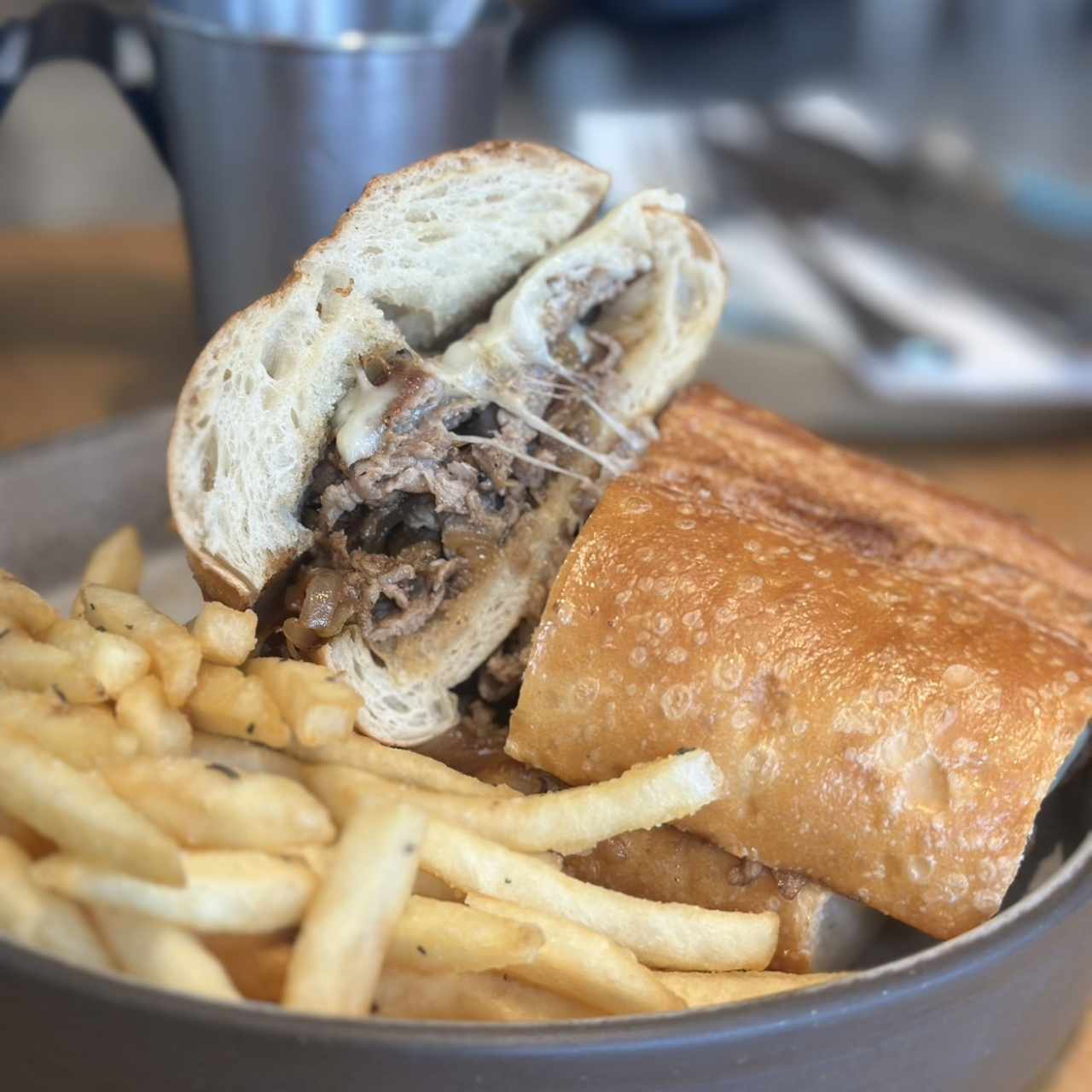 ALMUERZO - Cheesesteak Sandwich