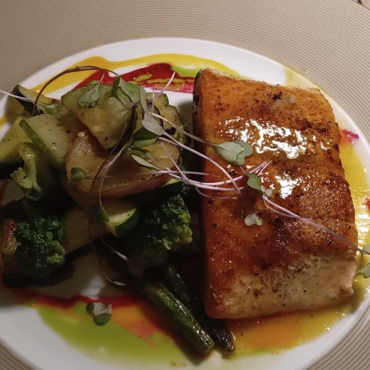 salmón en salsa de maracuya 