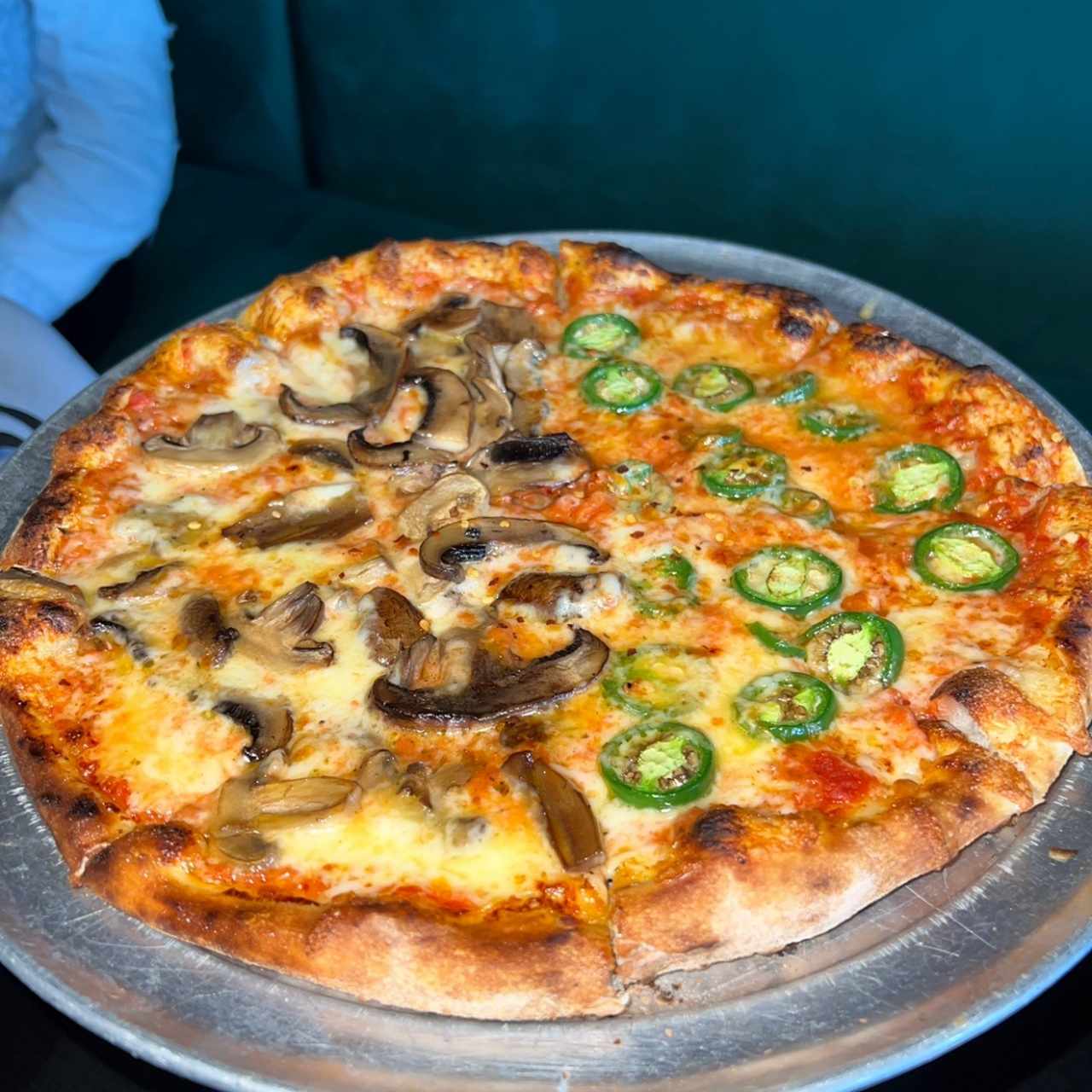Mitad fungi mitad jalapeño