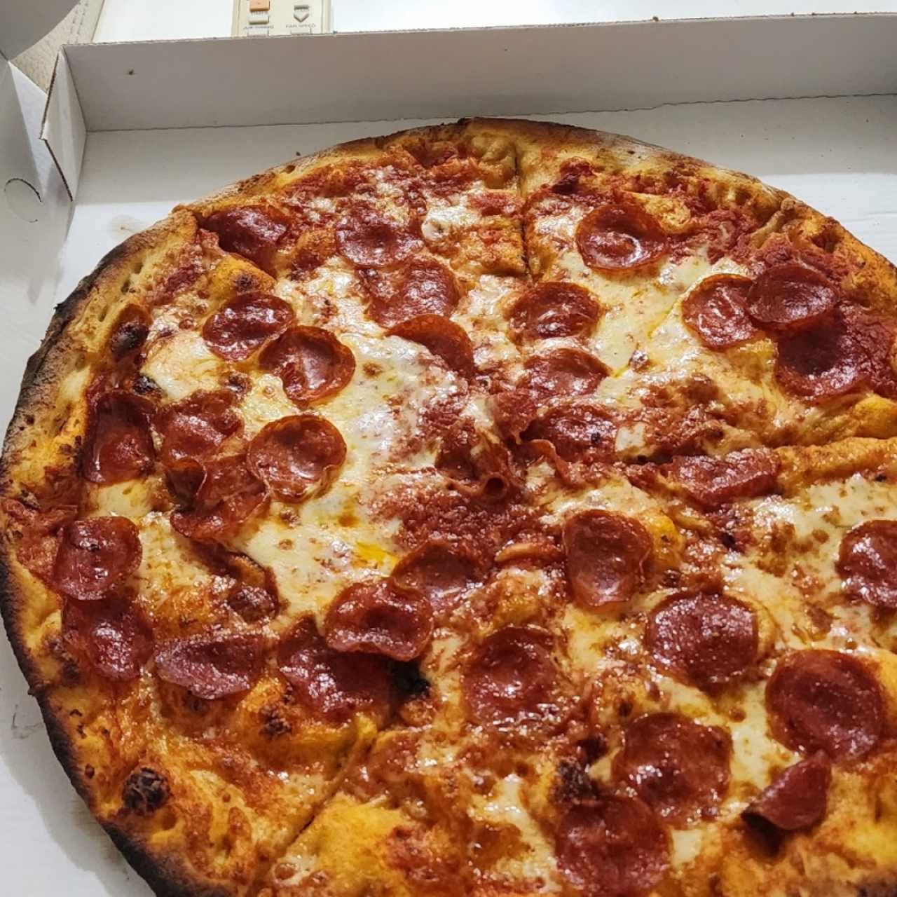 Pizza con pepperoni americano, tamaño individual