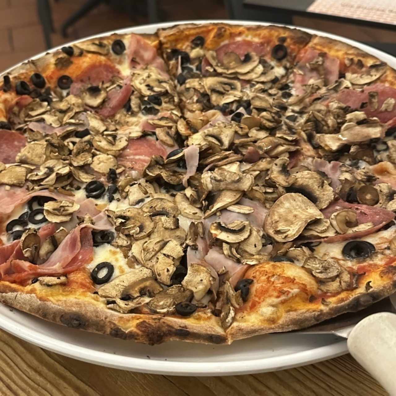 Pizza 4 stagioni, tamaño familiar