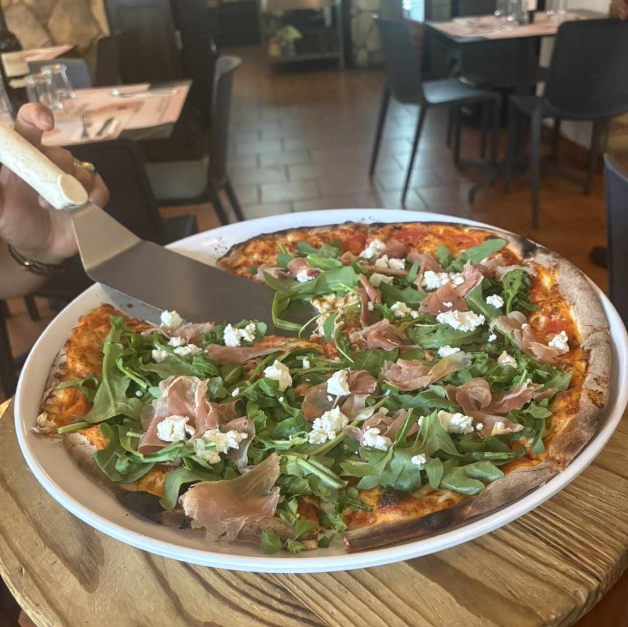 Pizza romana, tamaño familiar