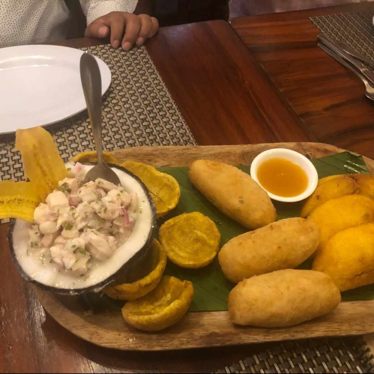 Los Típicos - BANDEJA TÍPICA