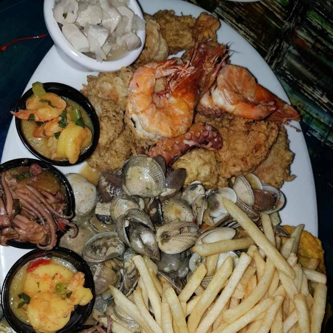picada de mariscos para compartir