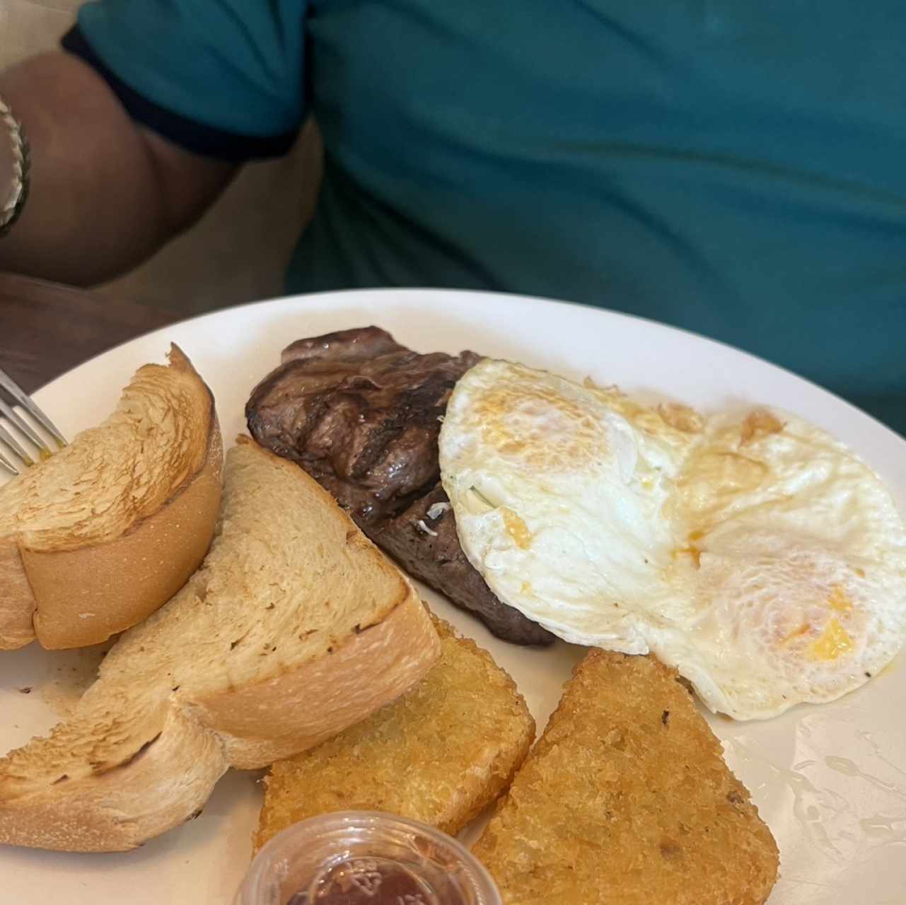 Desayunos - Filete Con Huevos