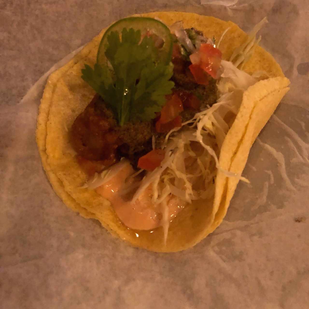 fish tacos. (vienen 4)