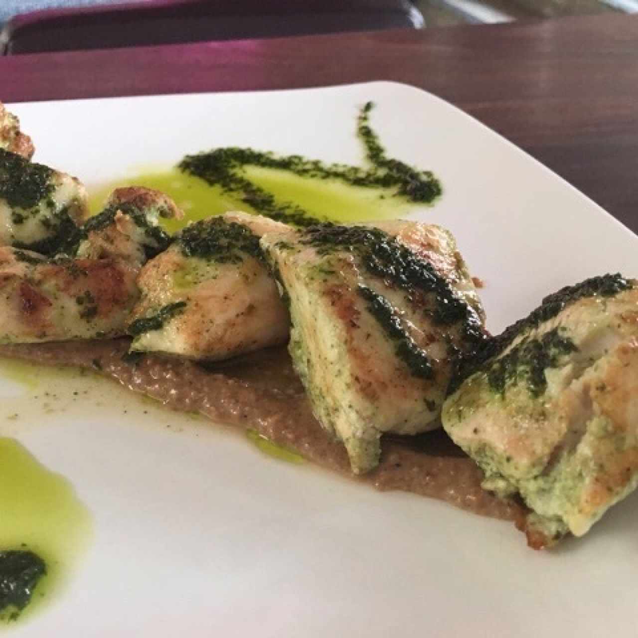 Pollo con salsa de maní 
