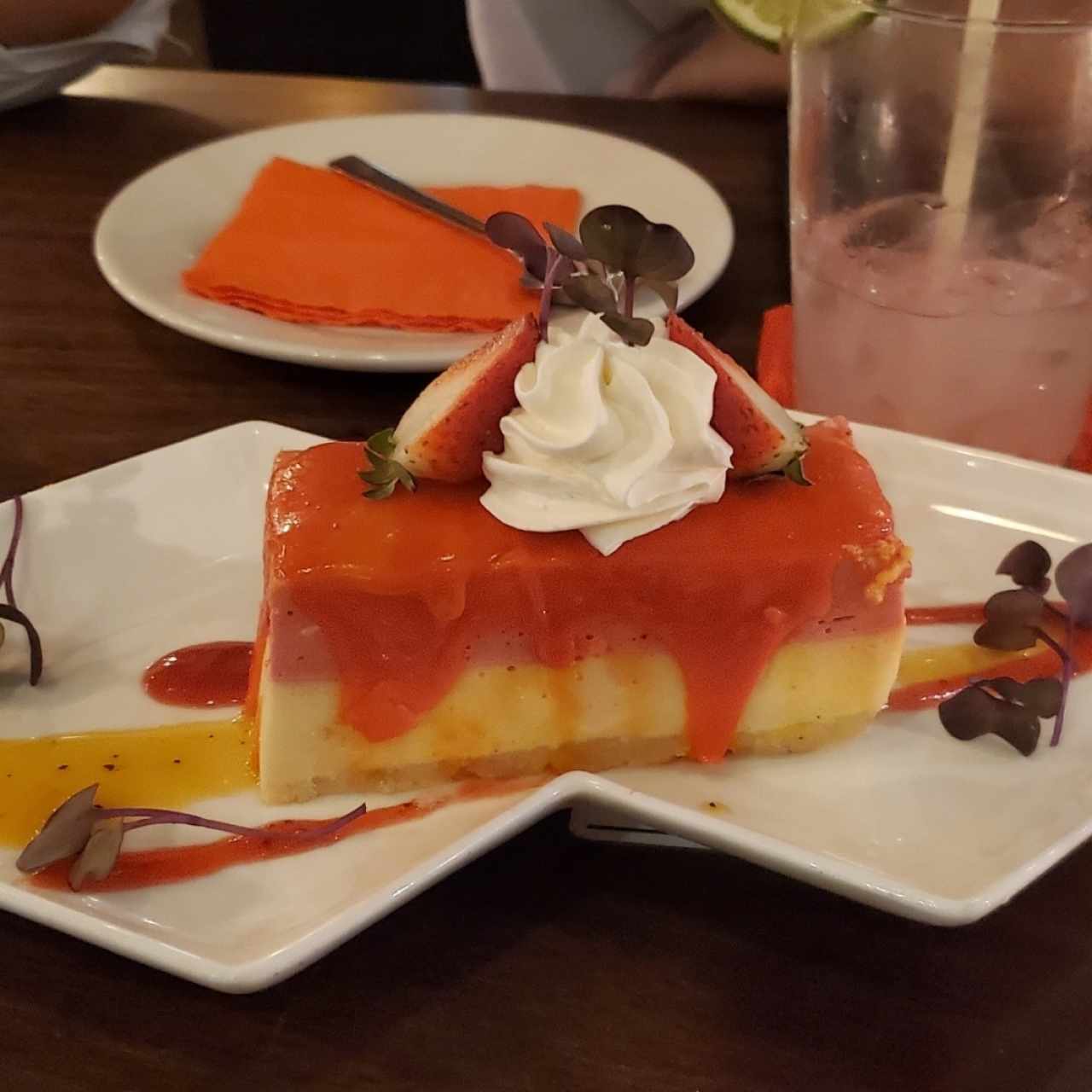 Mousse de Maracuyá y Fresa