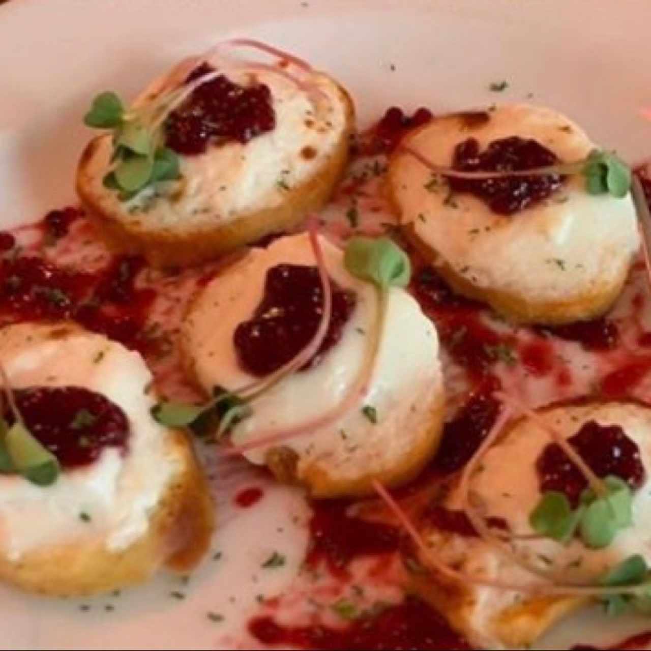 goat cheese crostini