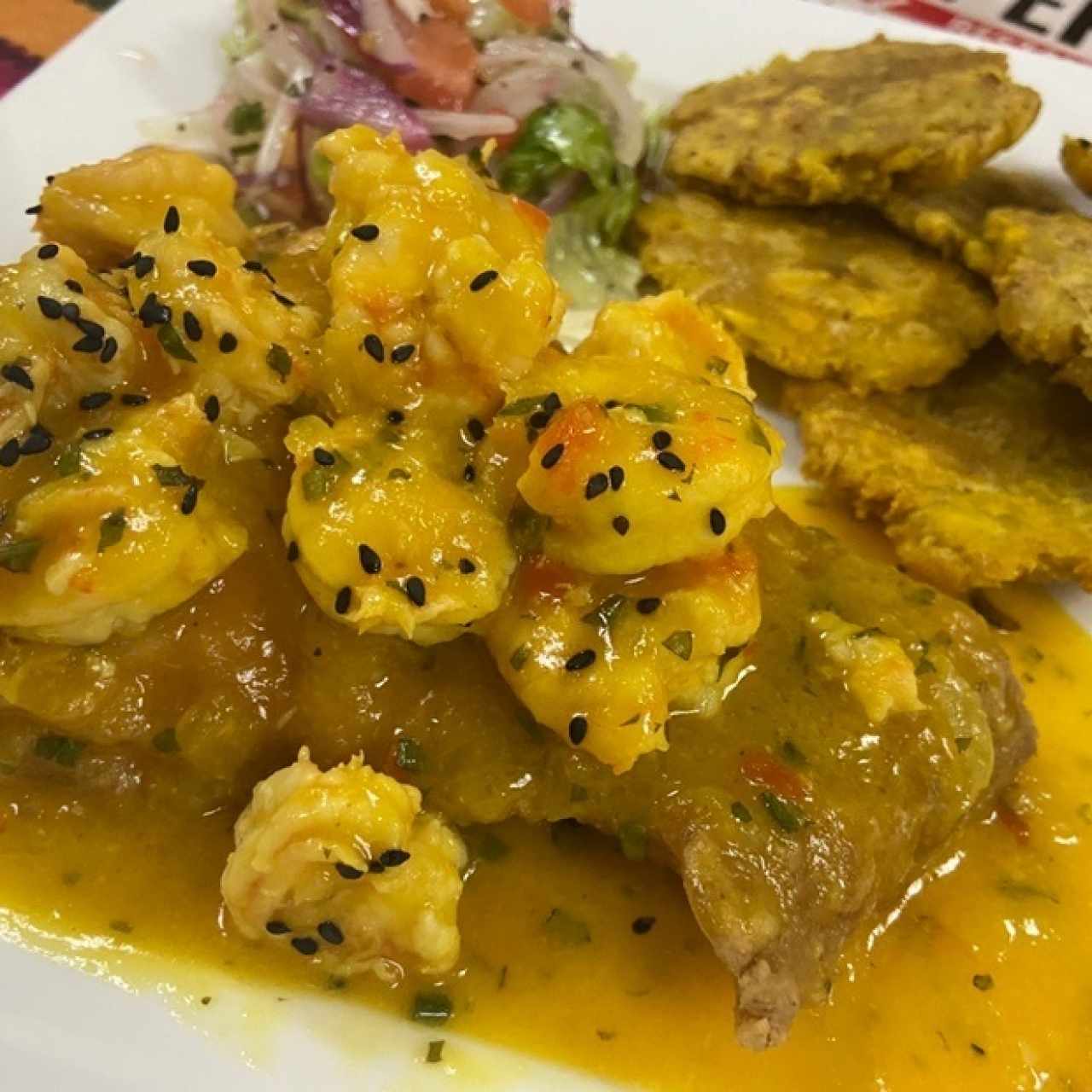 Salmon. On langostinos 