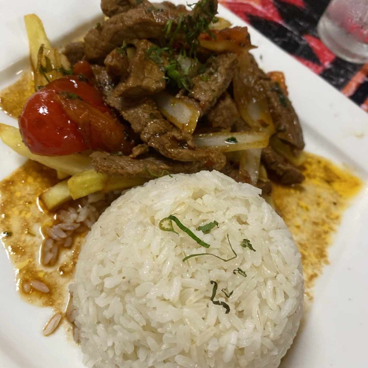 Carnes - lomo saltado