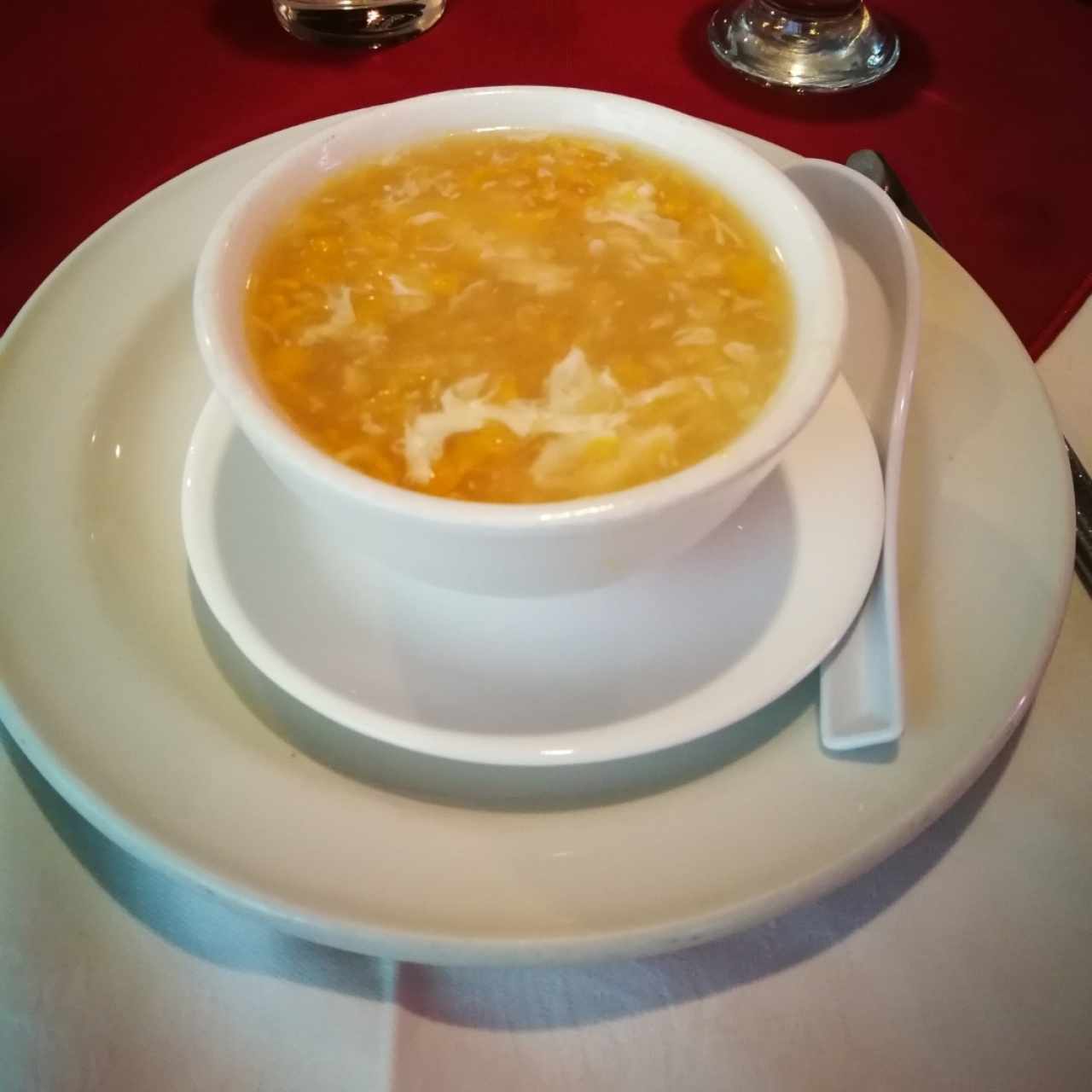 sopa de crema de maíz con pollo