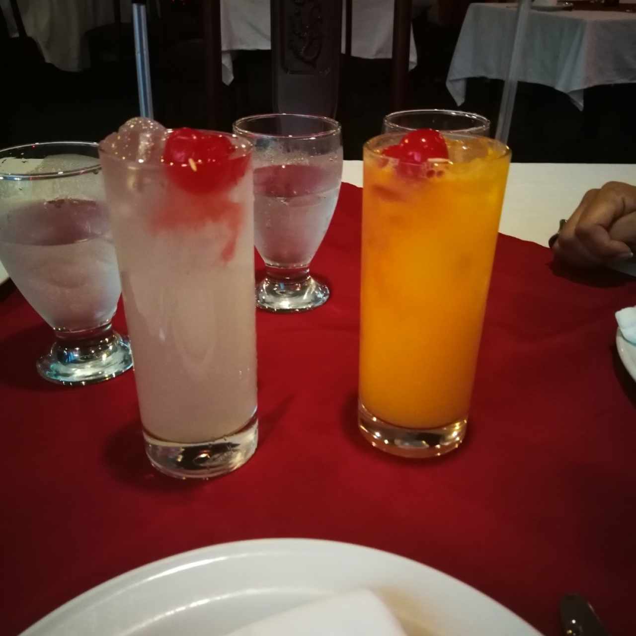 Limonada y jugo de naranja 100% natural