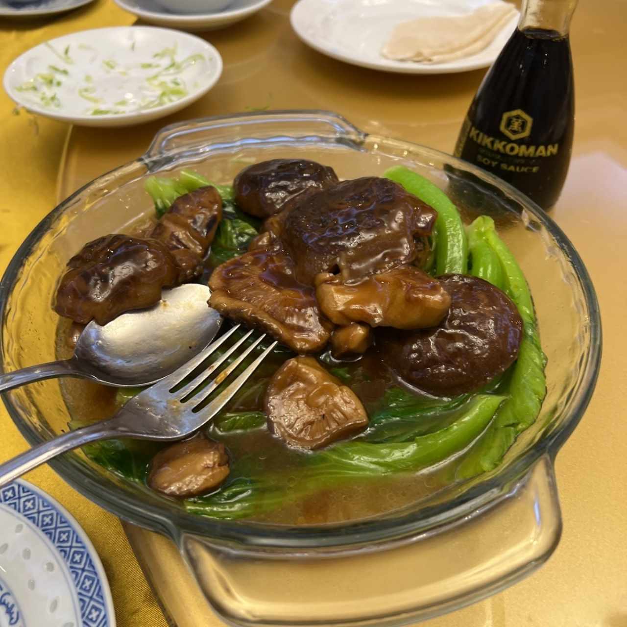 Hongos con Hoja de Mostaza