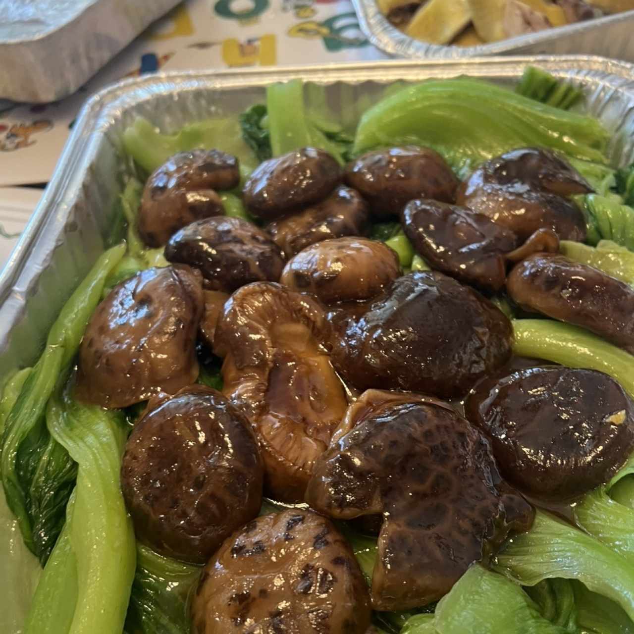 Hongos con Hoja de Mostaza