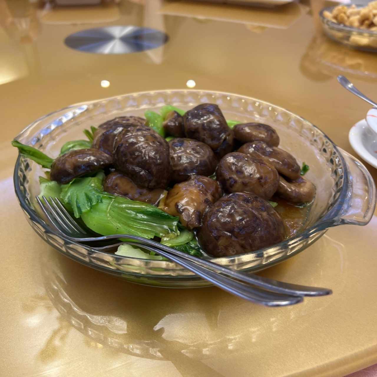 Hongos con Hoja de Mostaza
