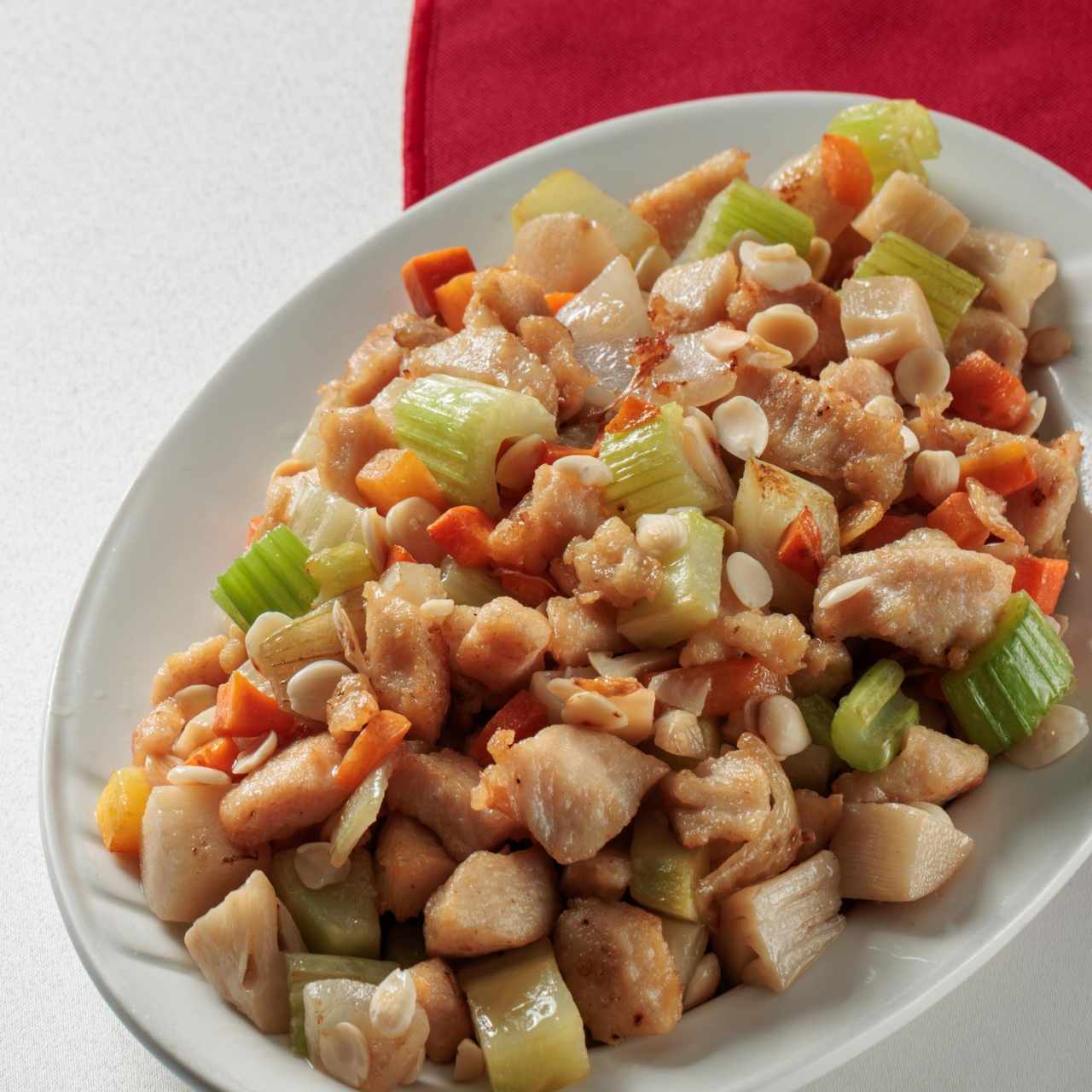 Gallina con Almendras y Vegetales