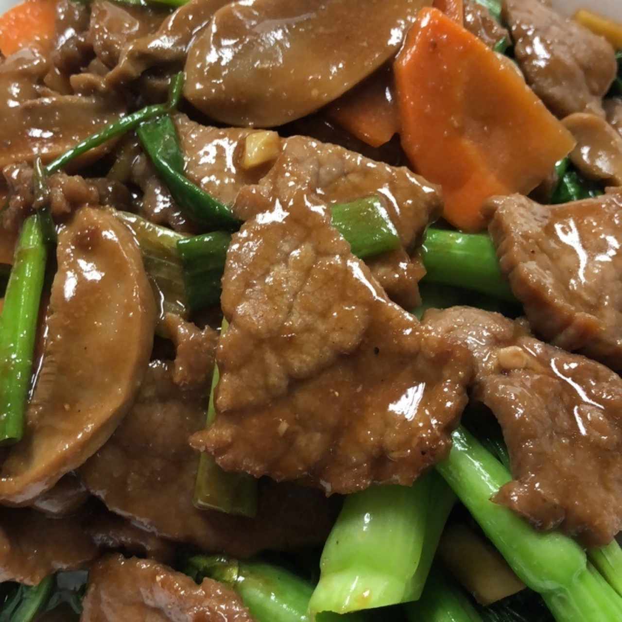 carne en hoja de mostaza