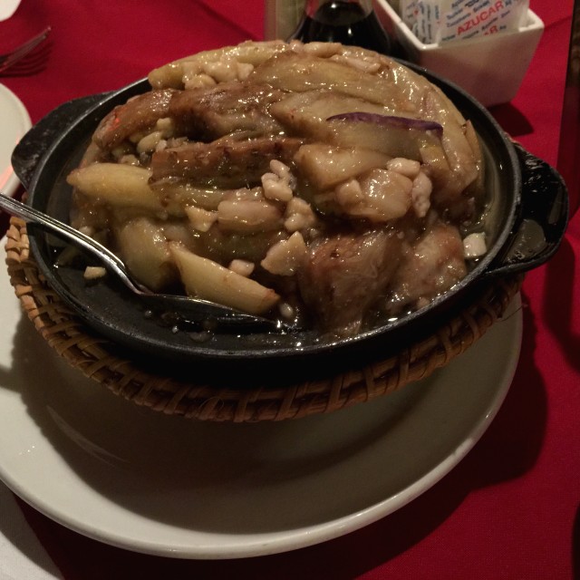 Cacerola de Pollo, Pescado Salado & Berenjena