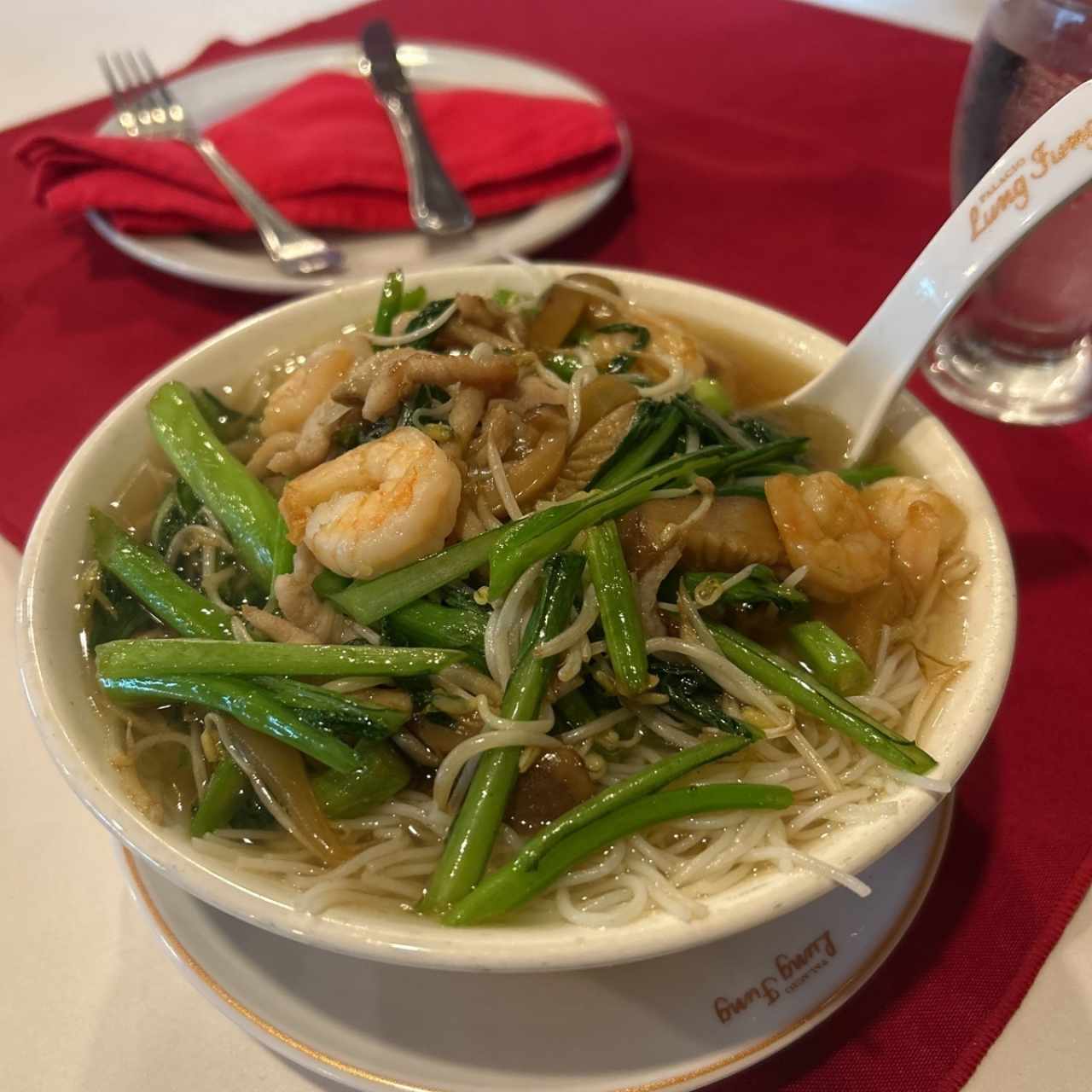 Sopa Mei Fun de Pollo