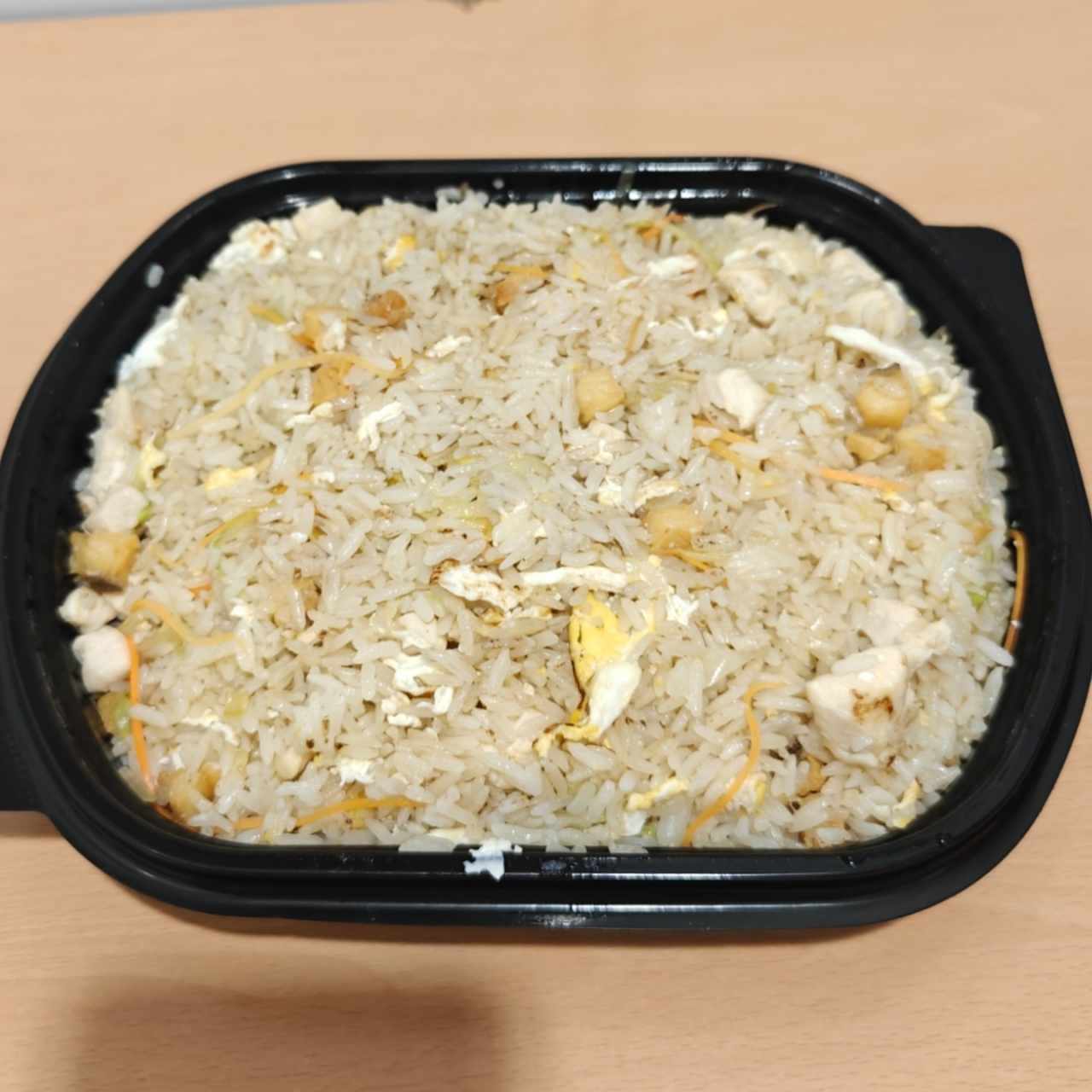 Arroz frito con gallina y bacalao