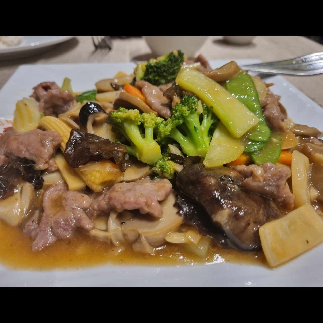 Filete De Res Con Vegetales