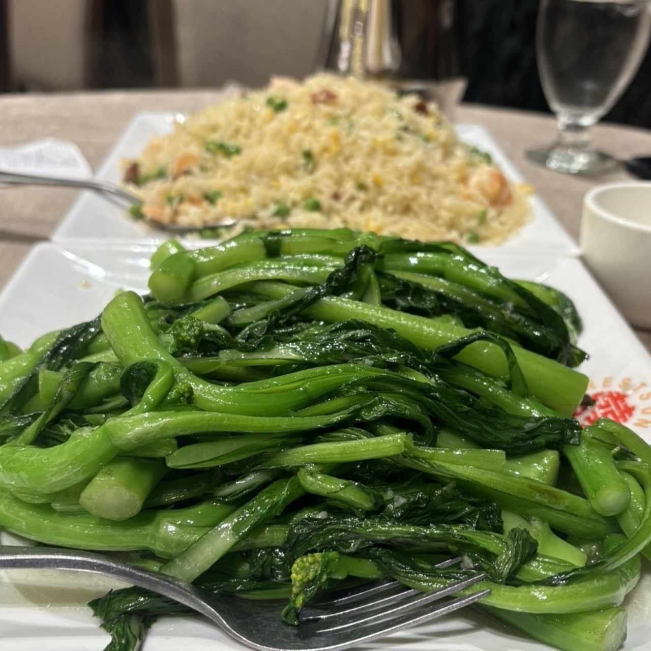 Hoja mostaza en salsa de ajo