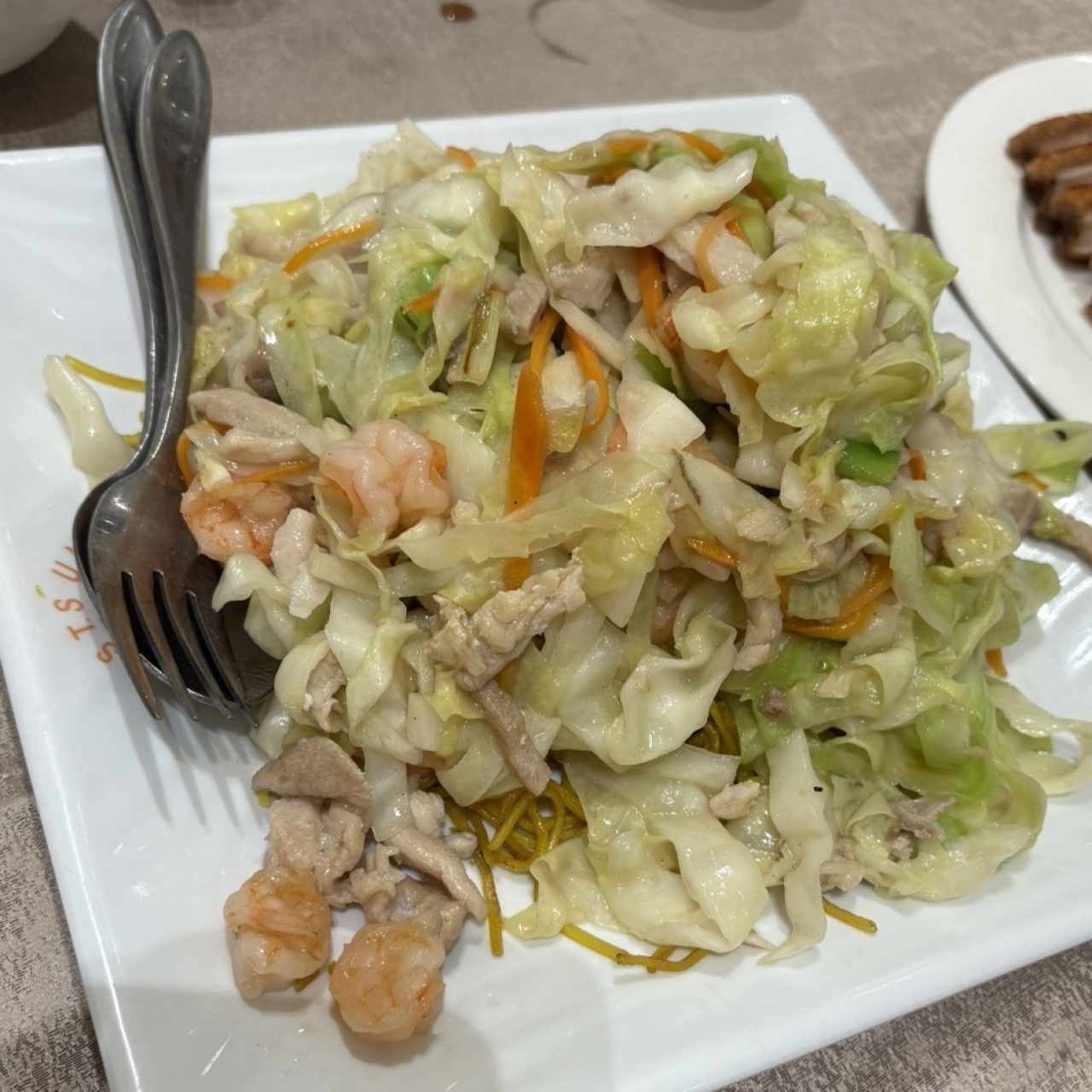 Chow mein combinacion estilo chino