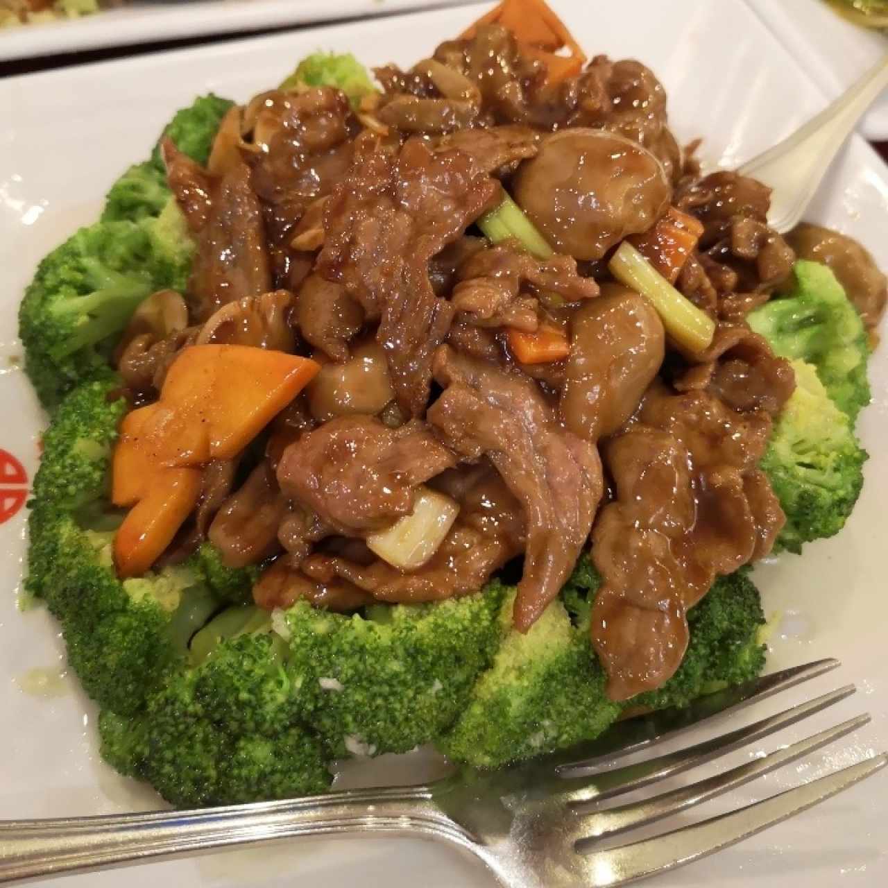 Carne con Brocolí