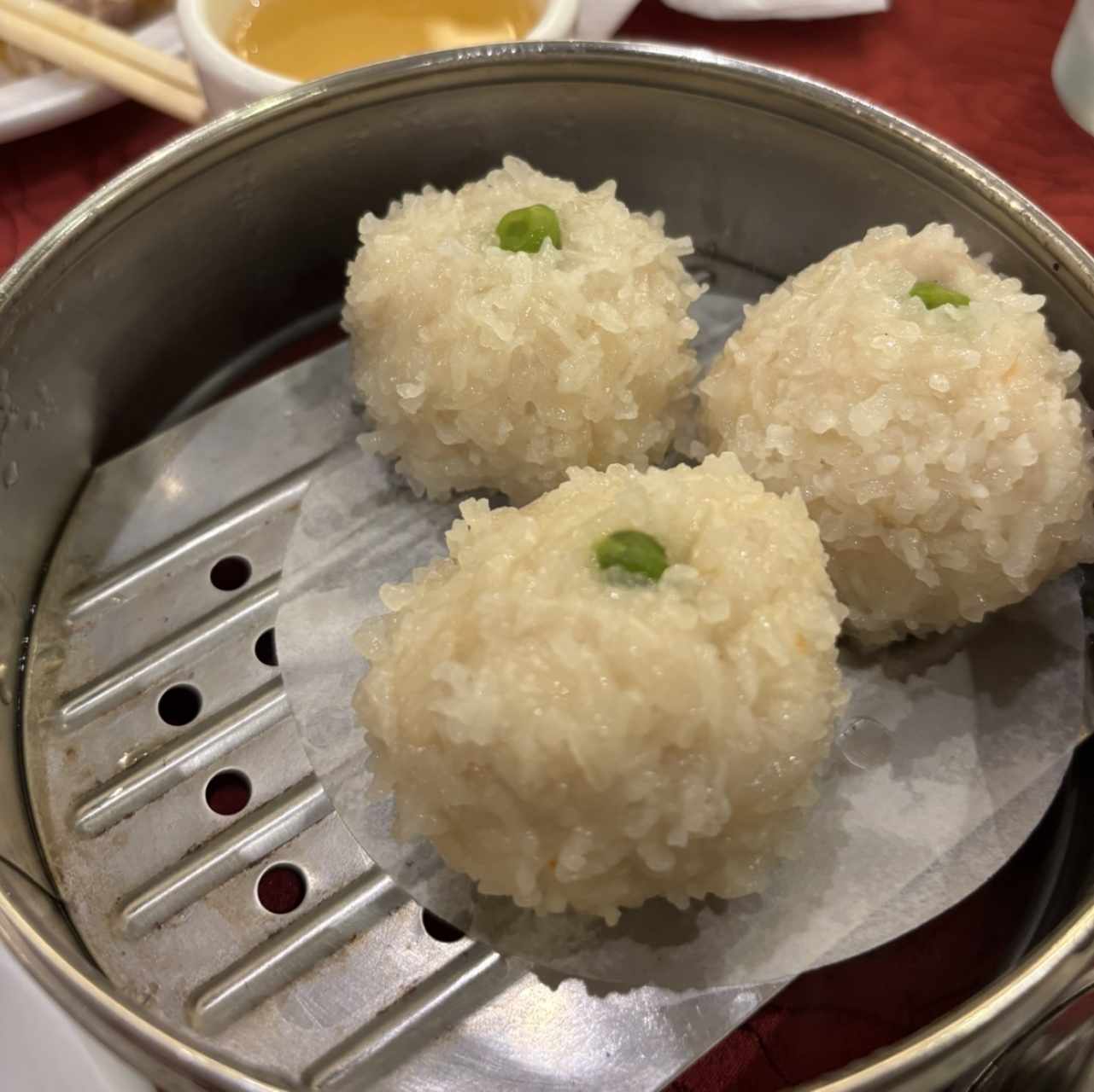 Bolitas de camarón con arroz glutinoso 