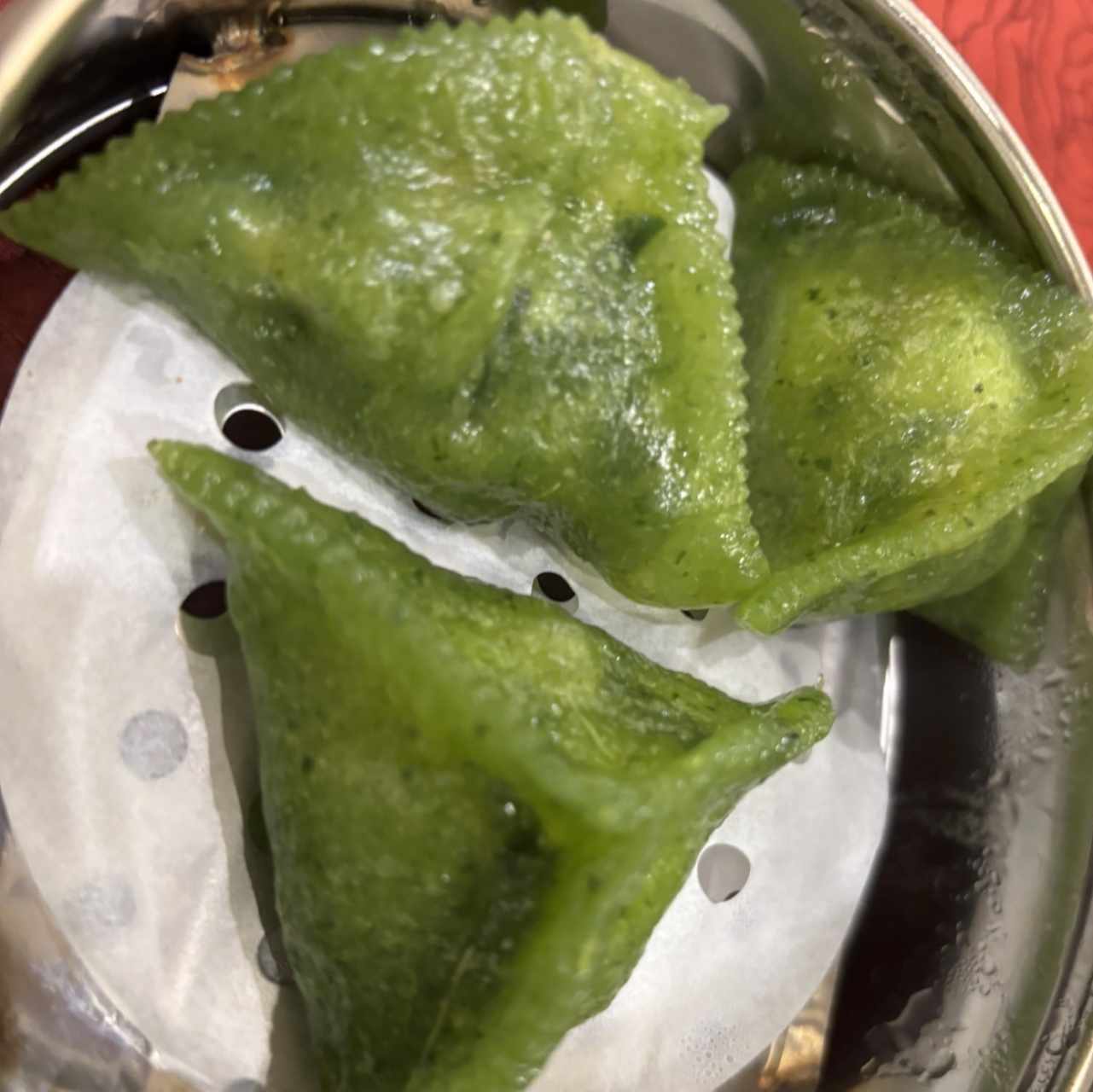 Ravioli de espinacas y camarones 