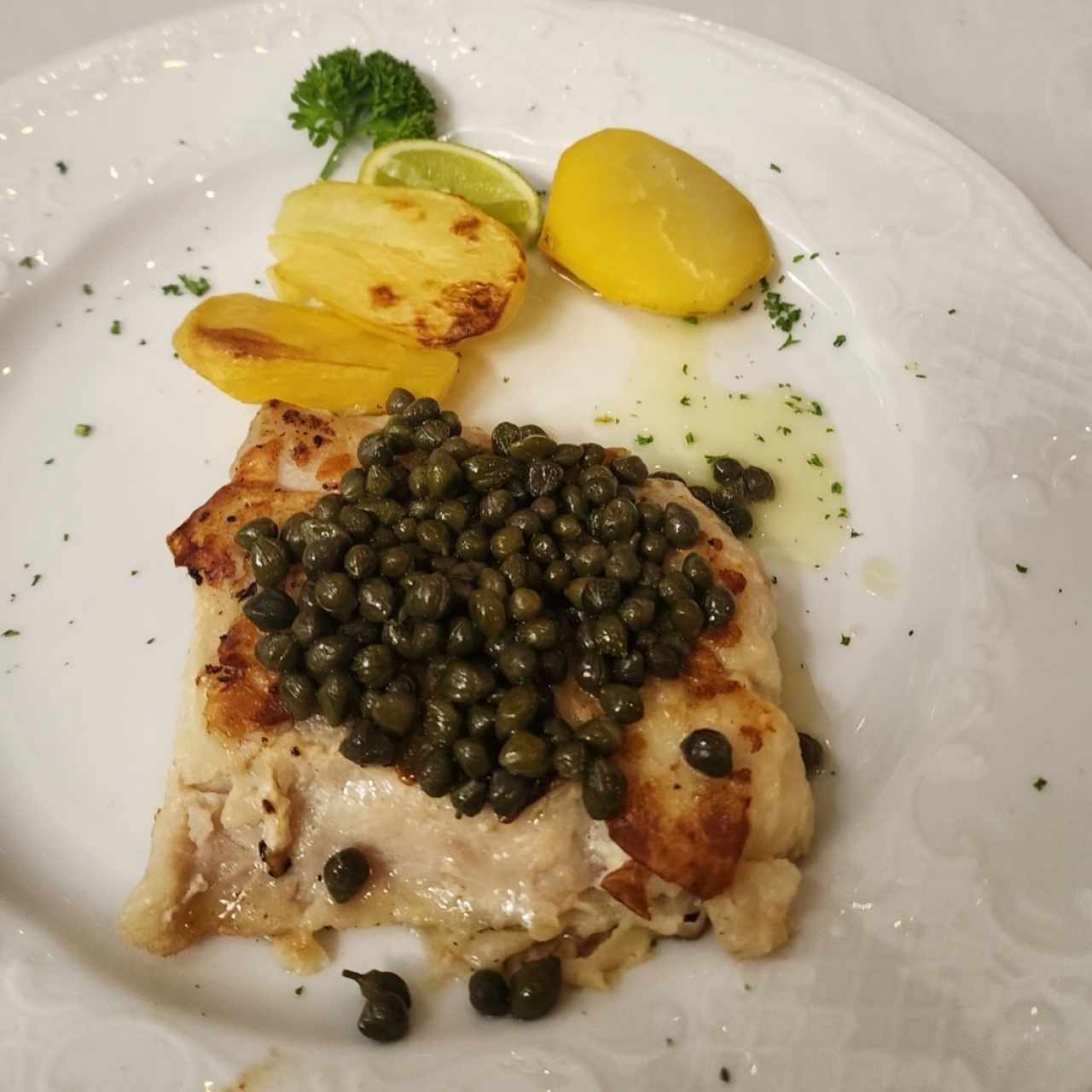 Corvina a la Plancha con Alcaparras