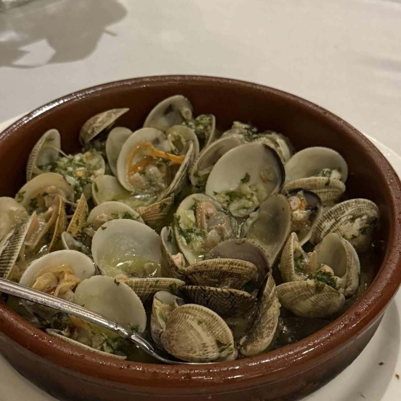 Almejas a la Marinara o al Vino
