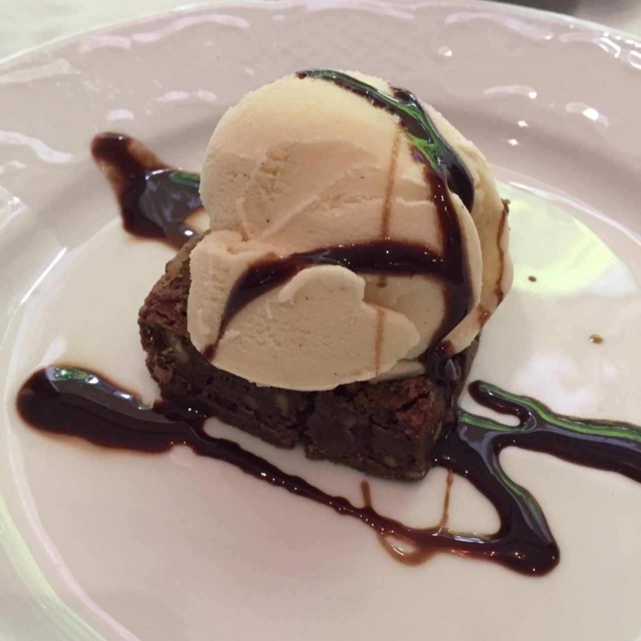 brownie con helado