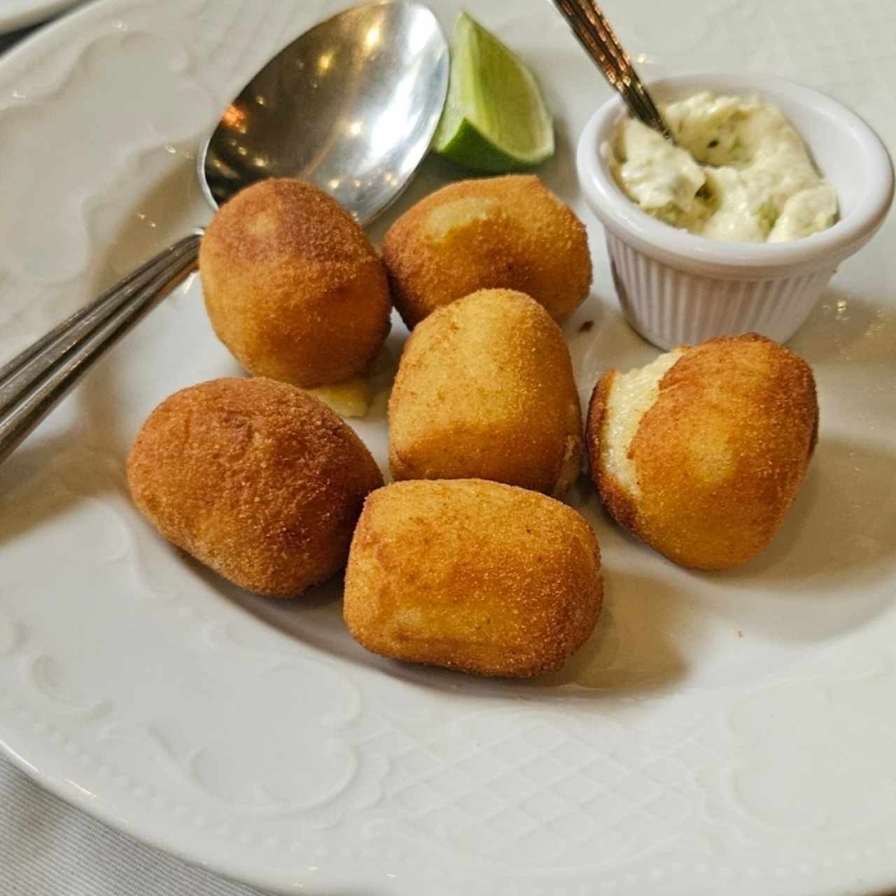 Croquetas de Bacalao o Croquetas de Jamon Serrano