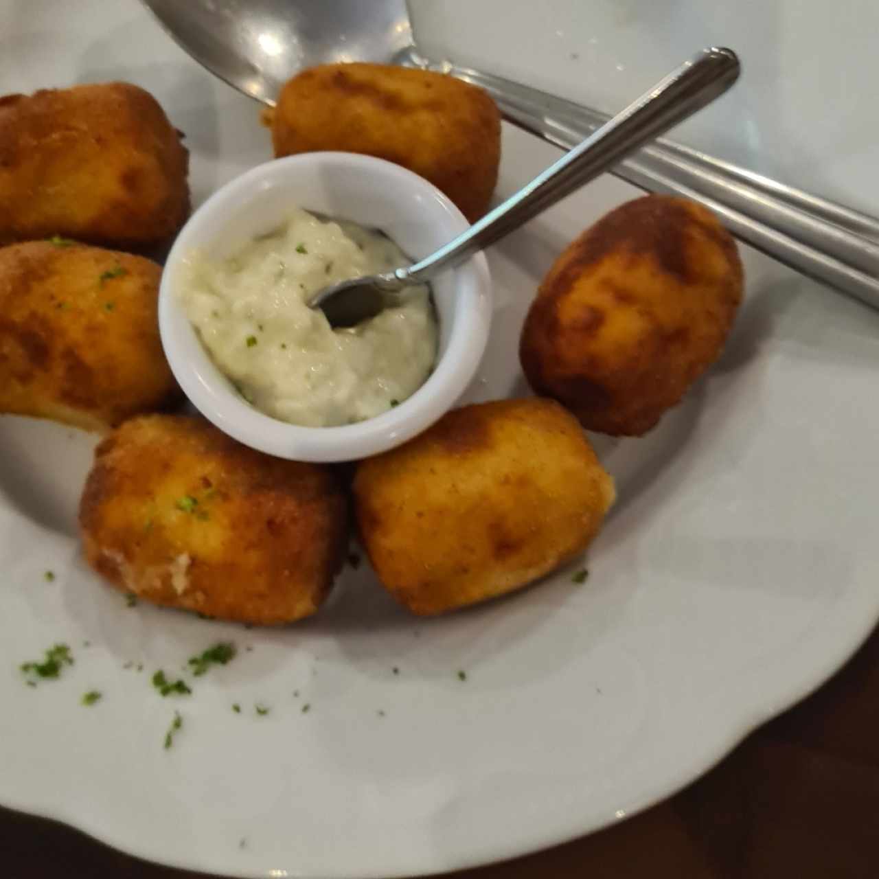 Croquetas de Bacalao o Croquetas de Jamon Serrano