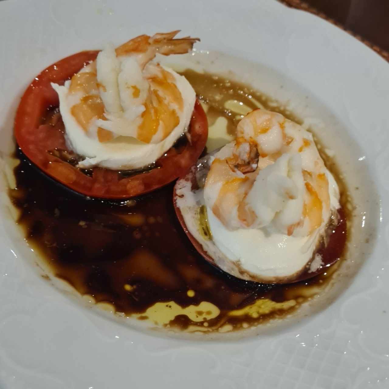 Ensalada Caprese con Langostino
