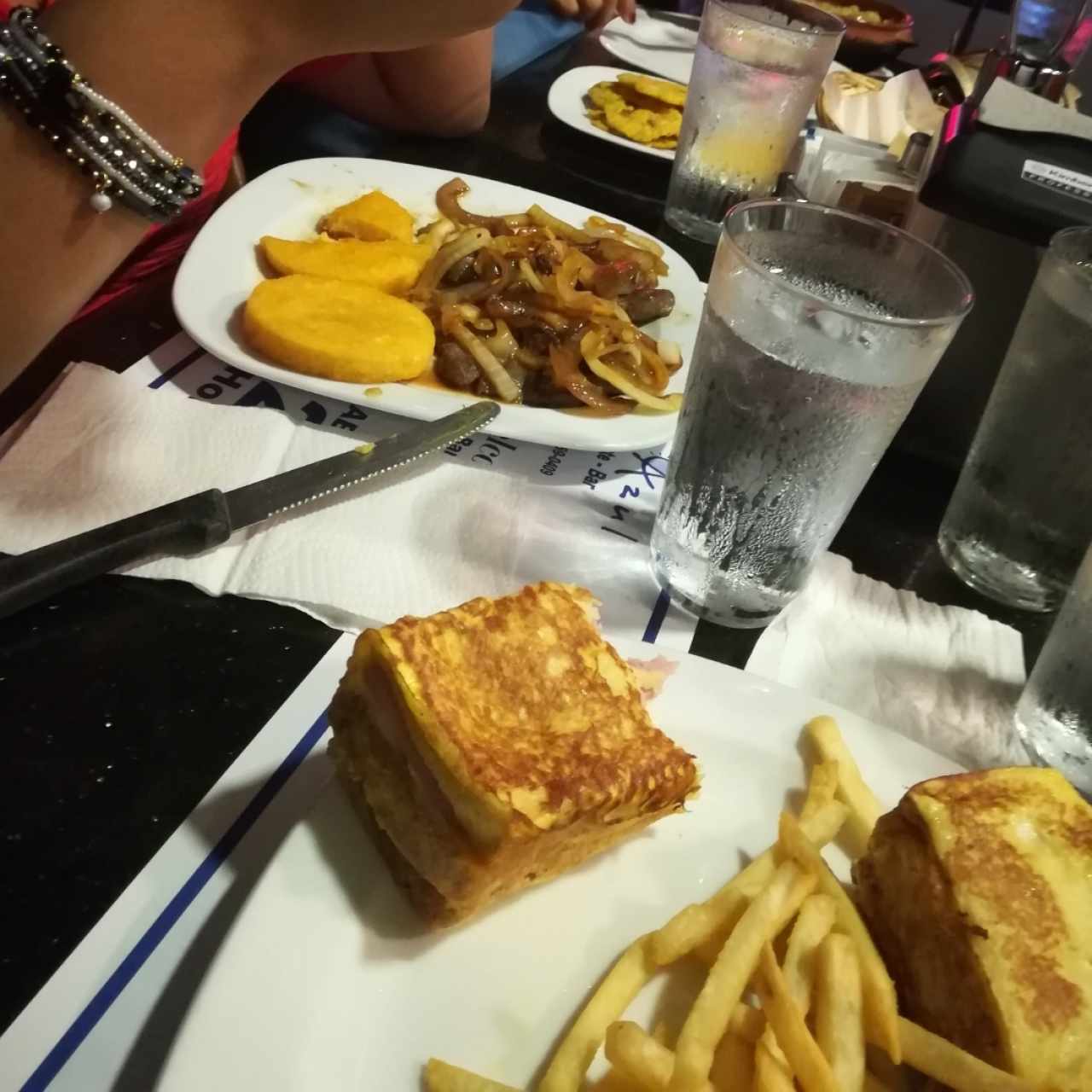 Hígado con Tortillas