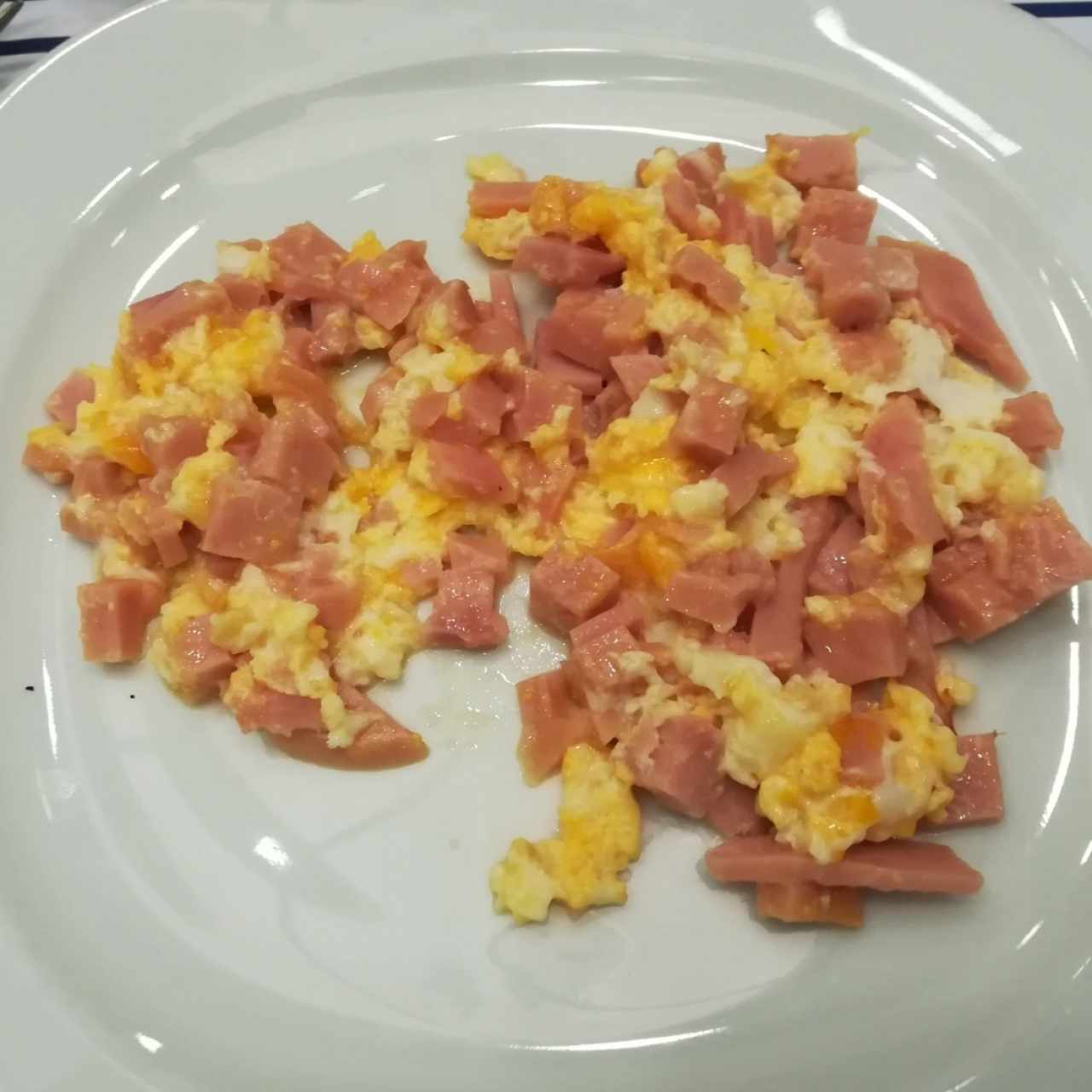 Huevos revueltos con jamón