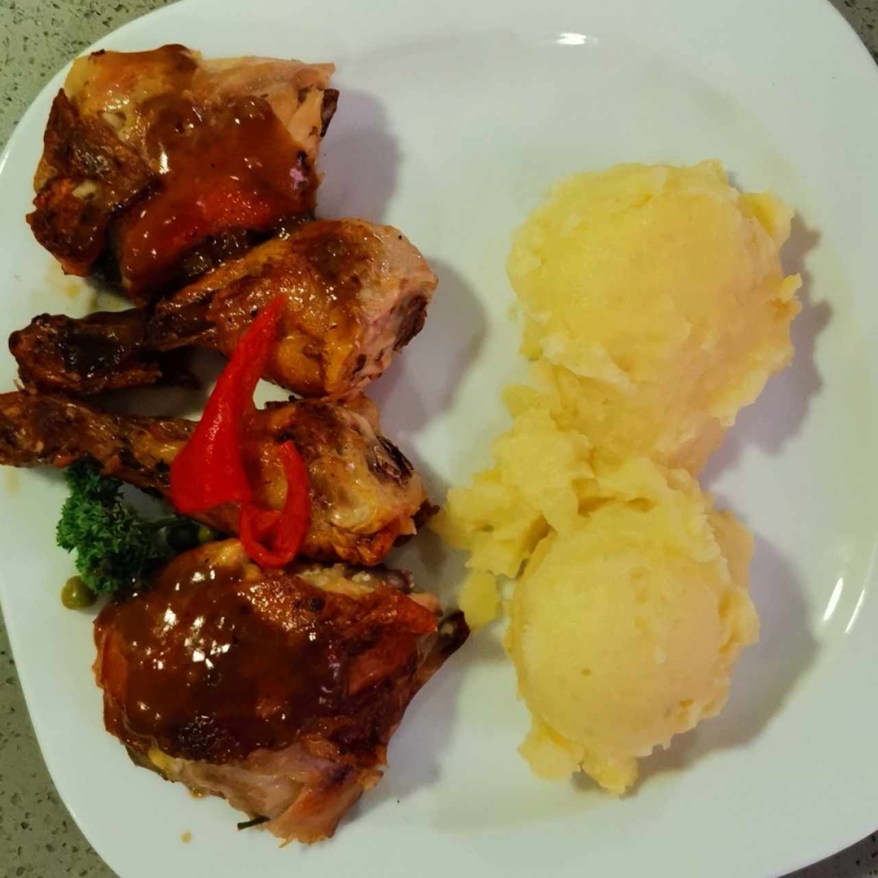 Pollo asado con puré
